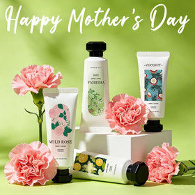 Green Canyon Spa tube close-up showing creamy texture for quick absorption benefit