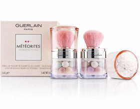 Guerlain Météorites pearls close-up texture revealing fine milled beads for soft luminosity