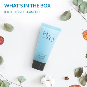 H2O Therapy shampoo foam texture close-up highlighting mild cleansing