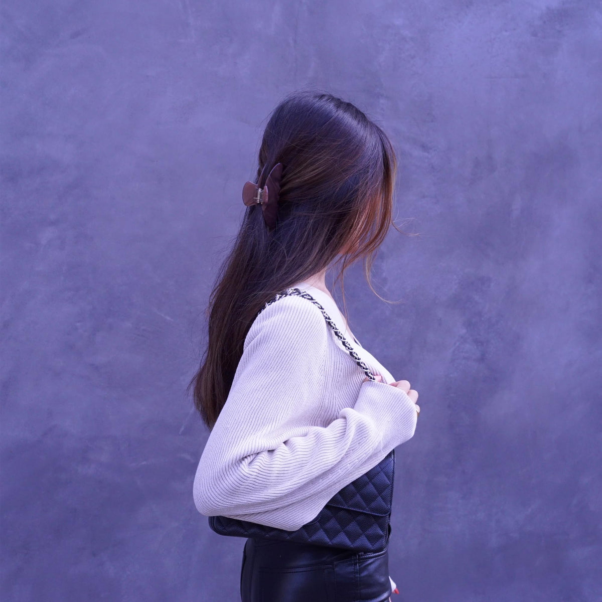 Hana Mia clip holding half-up style showing easy styling and long-hair support