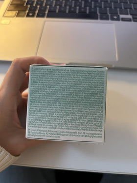 Hanyul gel cream with cooling visual to illustrate heat-reduction benefit