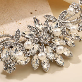 Hapibuy close-up of crystals and pearls highlighting fine detail and photogenic shine