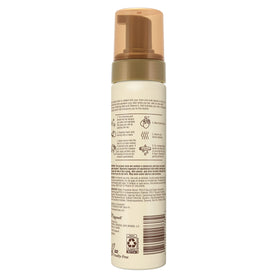 Hawaiian Tropic pump close-up highlighting easy, precise dispensing