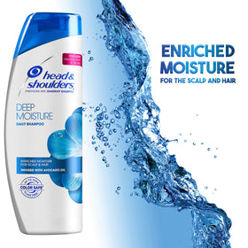 Head & Shoulders creating lather on wet hair to show effective cleansing benefit