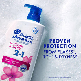 Head & Shoulders creamy 2-in-1 texture close-up for easy application