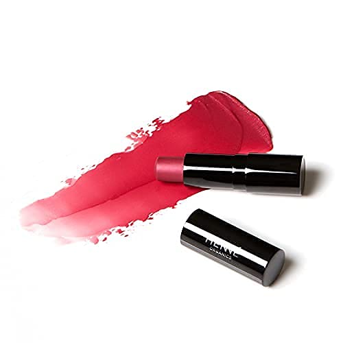 Henné Organics close-up of creamy tint texture on fingertip, shows moisturizing glide