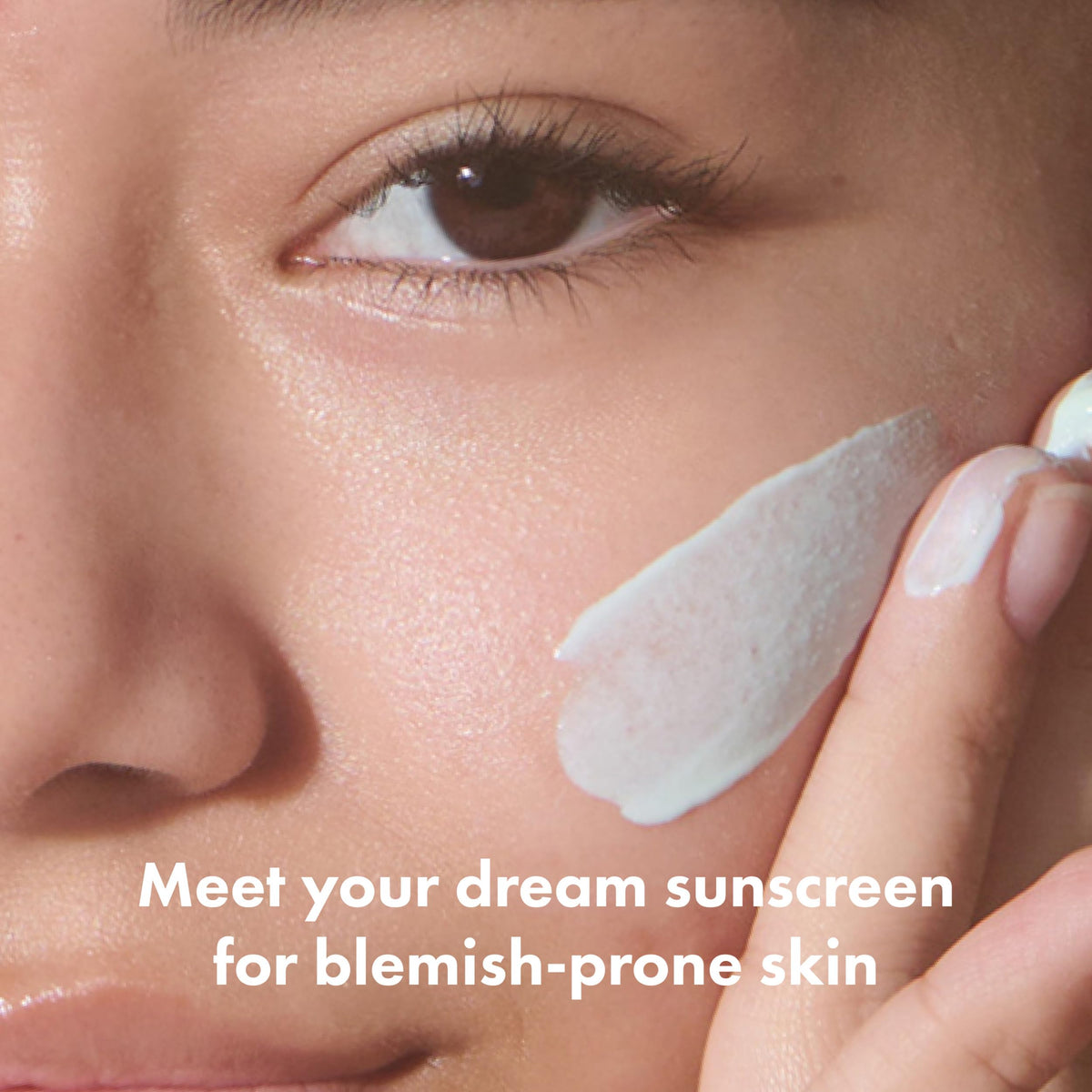 HERO COSMETICS creamy gel-cream texture close-up demonstrating quick absorption benefit