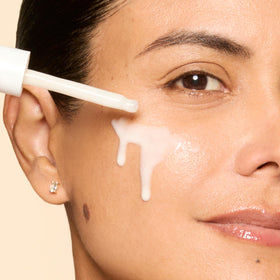 Honest Beauty before and after skin demonstrating visible plumping effect