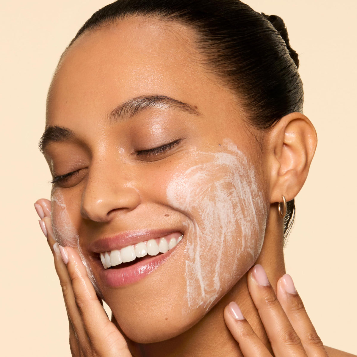 Honest Beauty lifestyle morning routine portraying gentle, everyday benefit