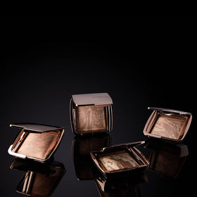 HOURGLASS bronzer marble texture close-up highlighting unique finish