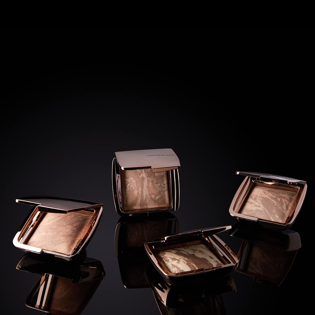 HOURGLASS powder texture close-up revealing airy finish and blendability