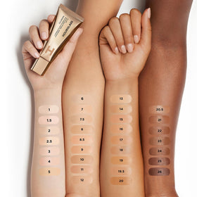 HOURGLASS single droplet on hand showing formula concentration and hydration benefit