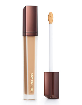 HOURGLASS front packaging showing product and shade, highlighting professional finish