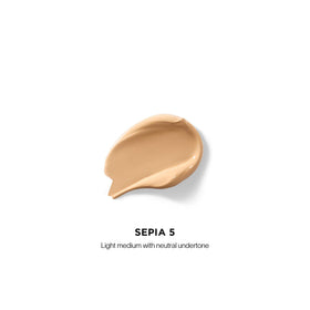 HOURGLASS texture swatch demonstrating creamy, blendable finish for precise coverage