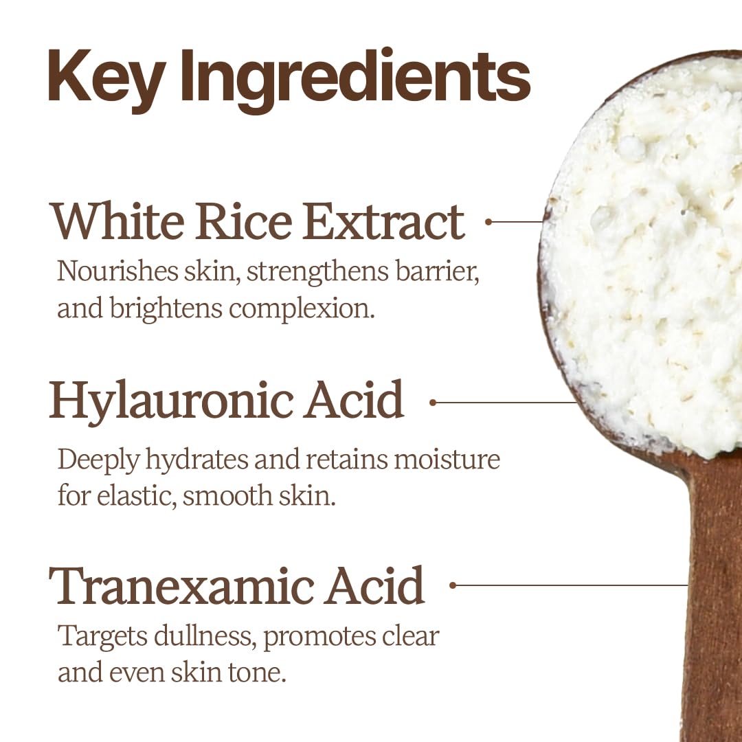 House of Dohwa powder in palm demonstrating texture and controlled portioning for sensitive skin