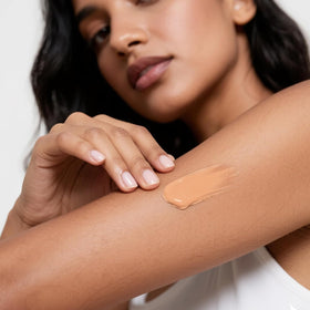 HRTTUO setting powder applied for touch-up showing improved longevity benefit