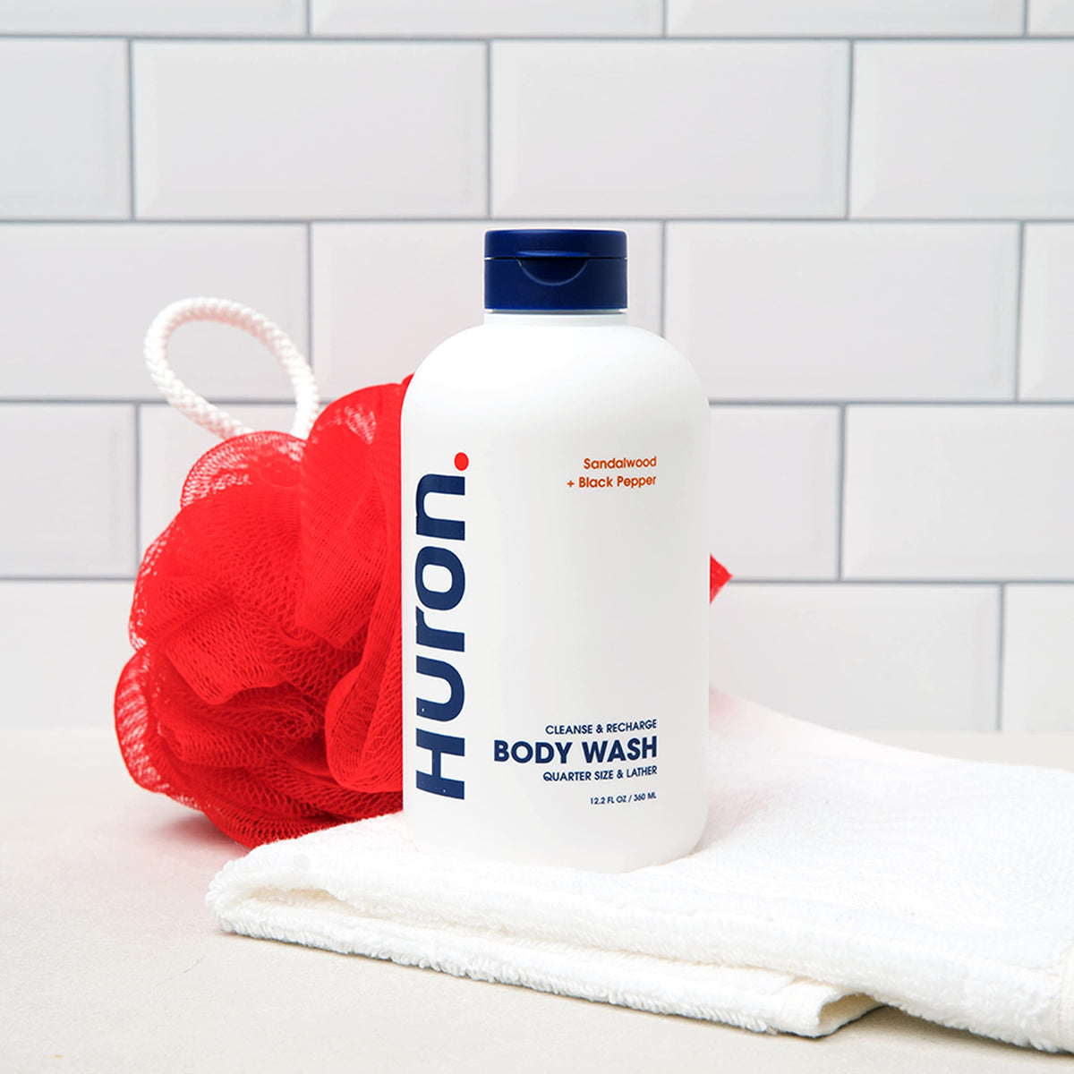Huron label close-up pointing out non-toxic ingredients and skin-supporting benefits