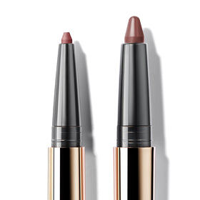 ICONIC LONDON chunky matte tip texture close-up showing blendable pigment payoff