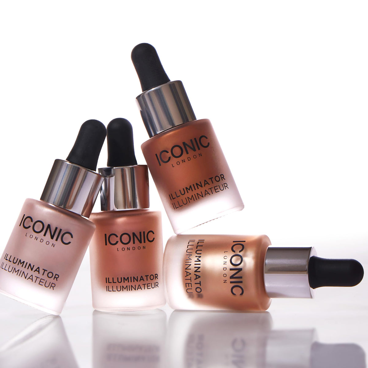 ICONIC LONDON shimmery Bronze swatch texture illustrating blendable sheen benefit