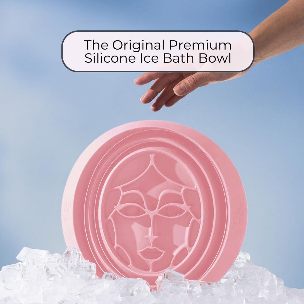 Icy-Mojo built-in ice tray close-up highlighting convenient freeze-and-plunge use