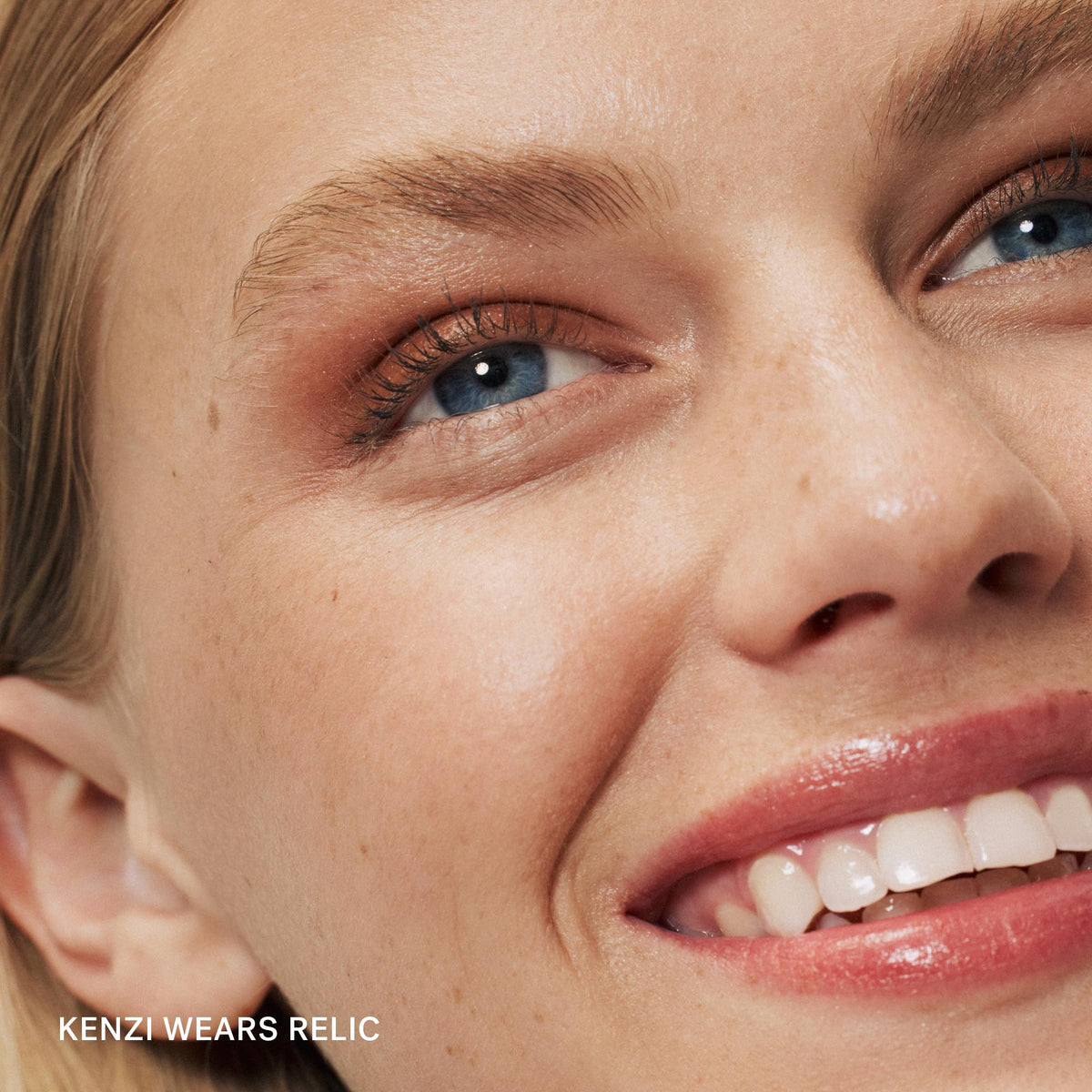 ILIA creamy texture close-up highlighting blendability and smooth pigment payoff