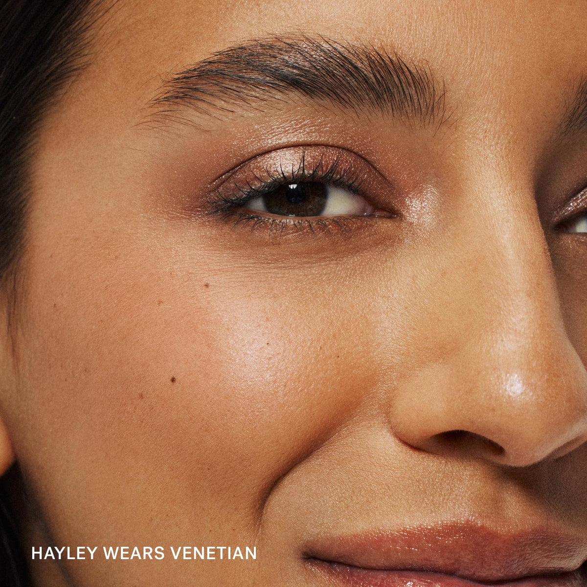 ILIA creamy texture swipe demonstrating blendable pigment for easy application
