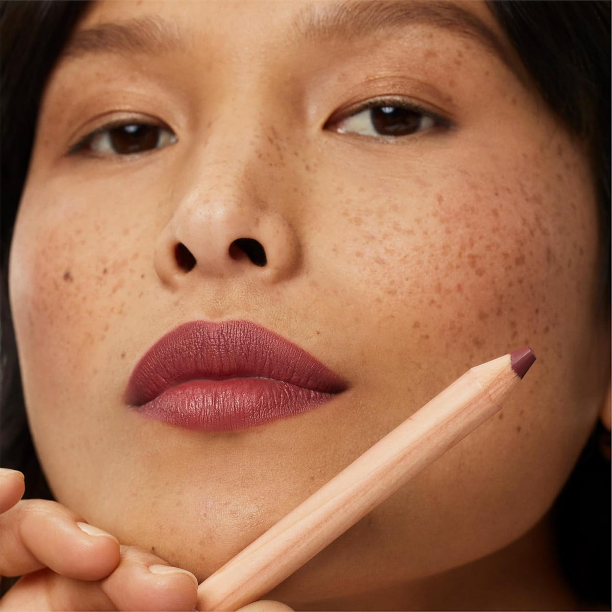 ILIA Lip Sketch Gala applied on model demonstrating even coverage and definition