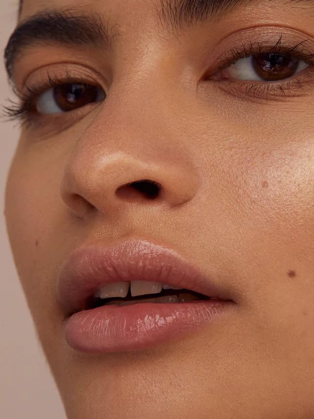 ILIA hyaluronic acid layer visual highlighting hydration and plumping benefits