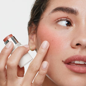 ILIA creamy texture close-up illustrating smooth melt-on-skin feel and nourishing finish