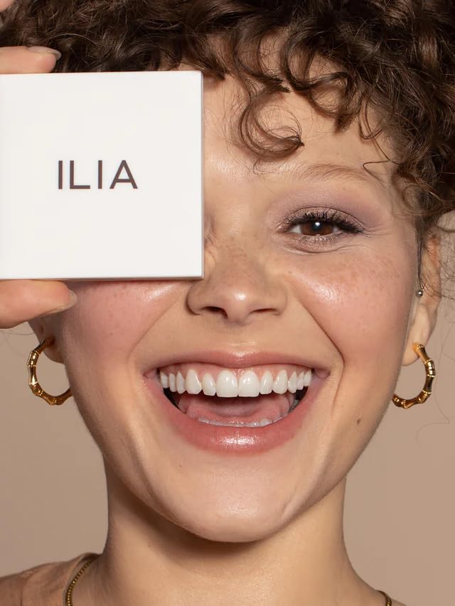 ILIA applied soft daytime eye look demonstrating neutral wearable definition