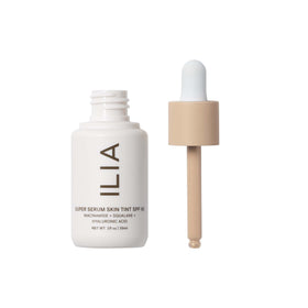 ILIA Balos ST3 label close-up highlighting shade and ingredients