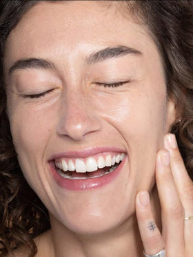 ILIA mineral SPF 40 close-up highlighting sun protection benefit in makeup