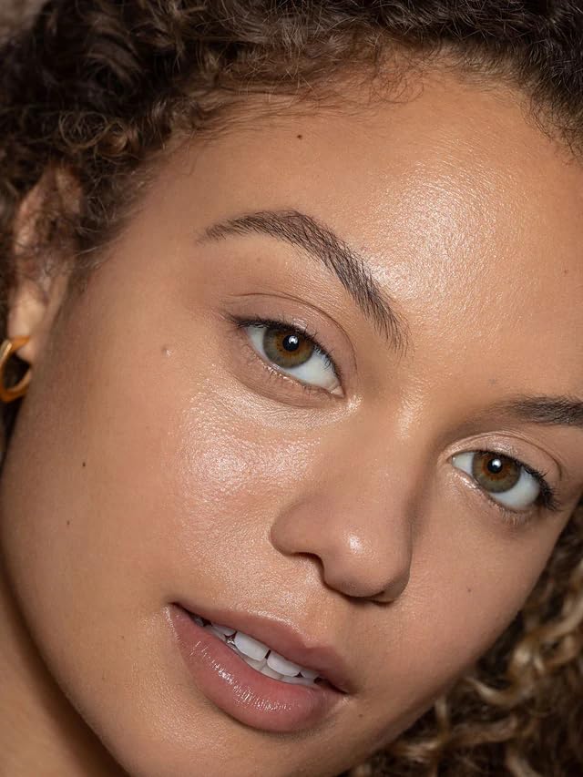 ILIA botanicals and vitamin C pictured to show skincare benefits