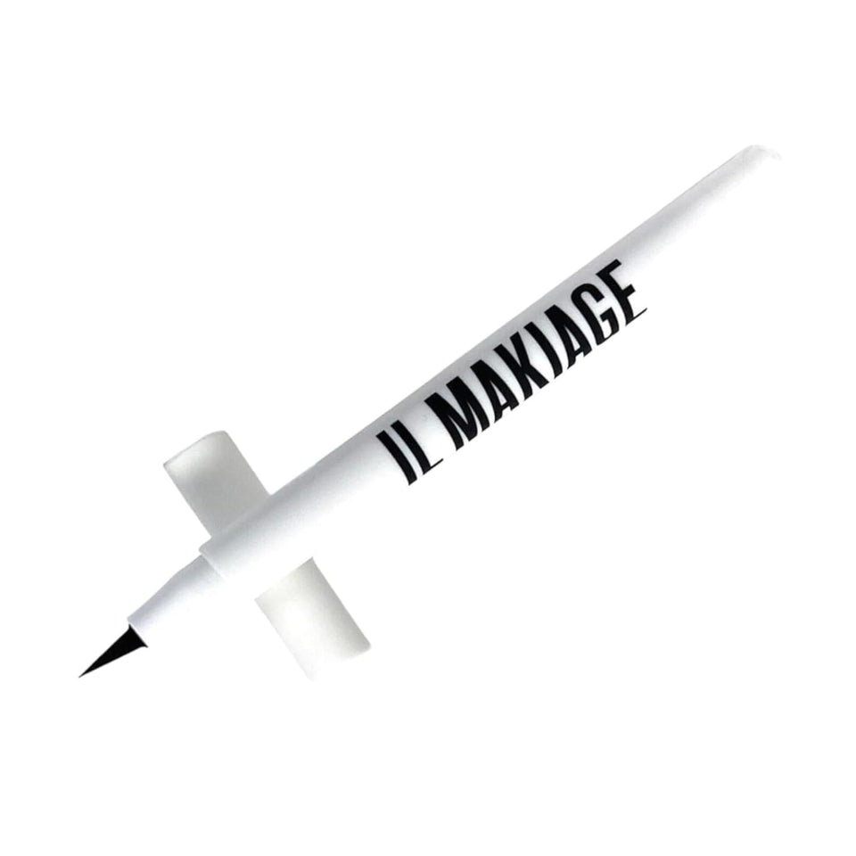 Il Makiage front packaging showing sleek liner and branding, highlighting premium design