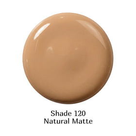 Il Makiage foundation in use applied on cheek for even tone and long-lasting matte benefit