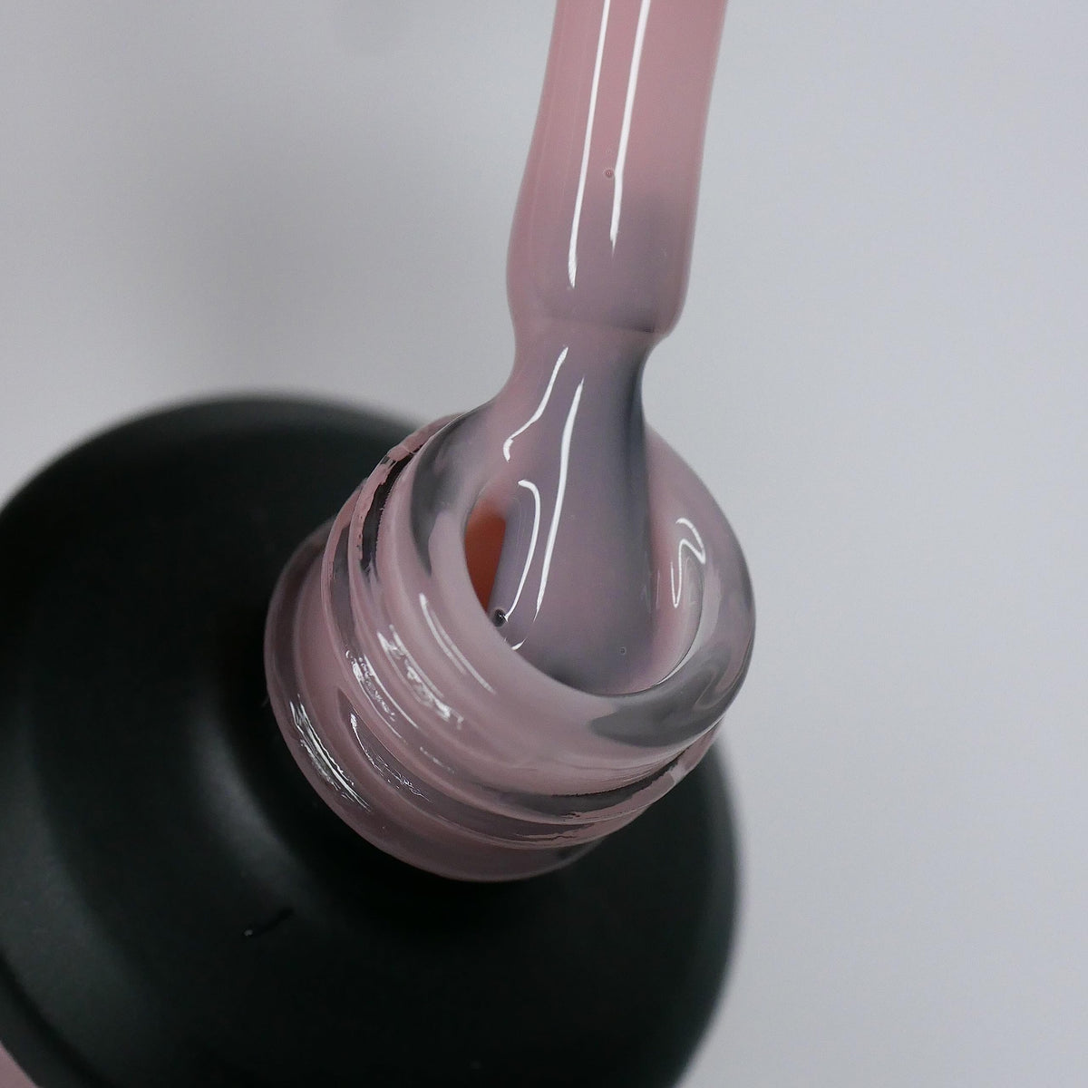 IN.HYPE brush stroke of Almond base showing smooth self-leveling action