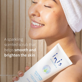 Inis the Energy of the Sea ingredients display with Irish moss and sea minerals for natural nourishment