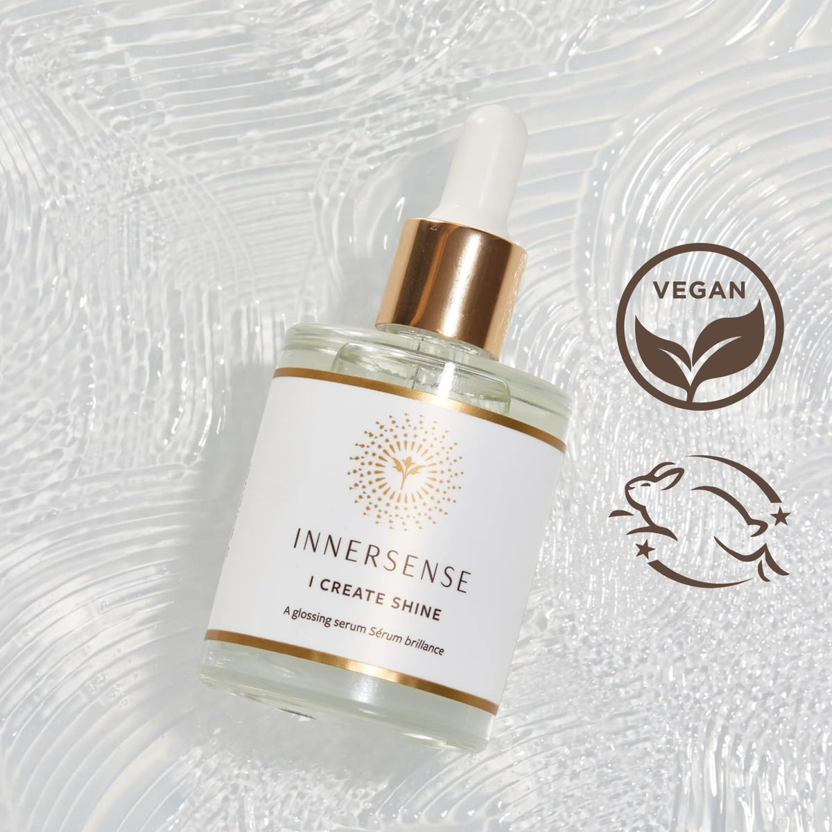 INNERSENSE oil texture drop on fingers showing lightweight, non-greasy absorption