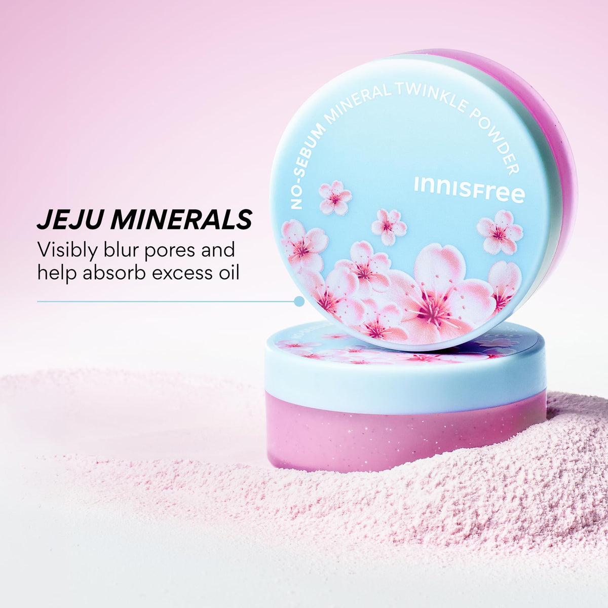 innisfree model applying powder to T-zone demonstrating oil control and smooth skin