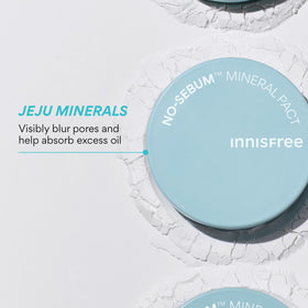 innisfree compact in hand demonstrating compact size and travel convenience