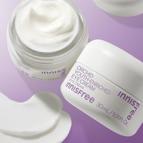 innisfree applying cream under eye demonstrating gentle depuffing action