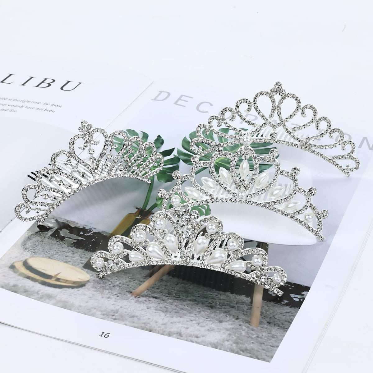 inSowni combs arranged in a box conveying neat storage and gift-ready presentation