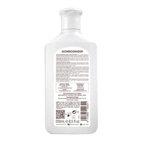 Intea close-up of conditioner texture on palm, demonstrates smooth creamy formula for hydration