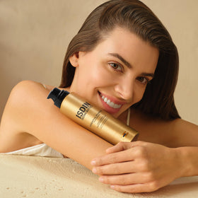 ISDIN close-up of dense foam texture delivering gentle deep cleansing