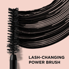 IT Cosmetics mascara applied on model lashes demonstrating lengthening and curling benefit