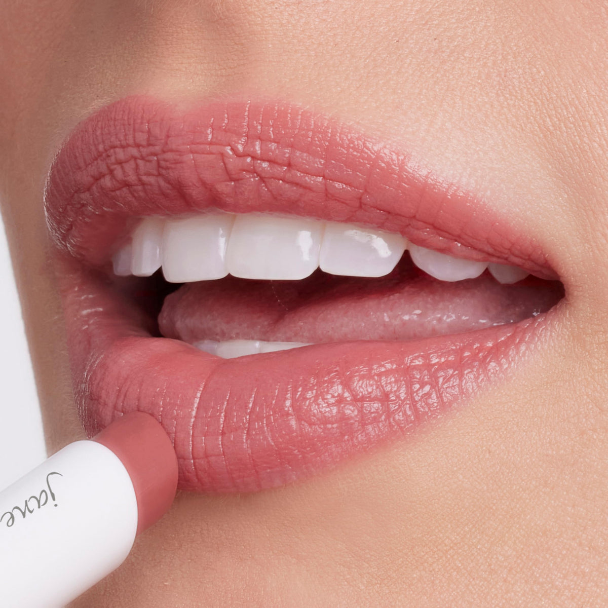 jane iredale creamy texture close-up highlights smooth application benefit