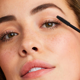 jane iredale tapered brush close-up demonstrating precise lash reach and lift benefit