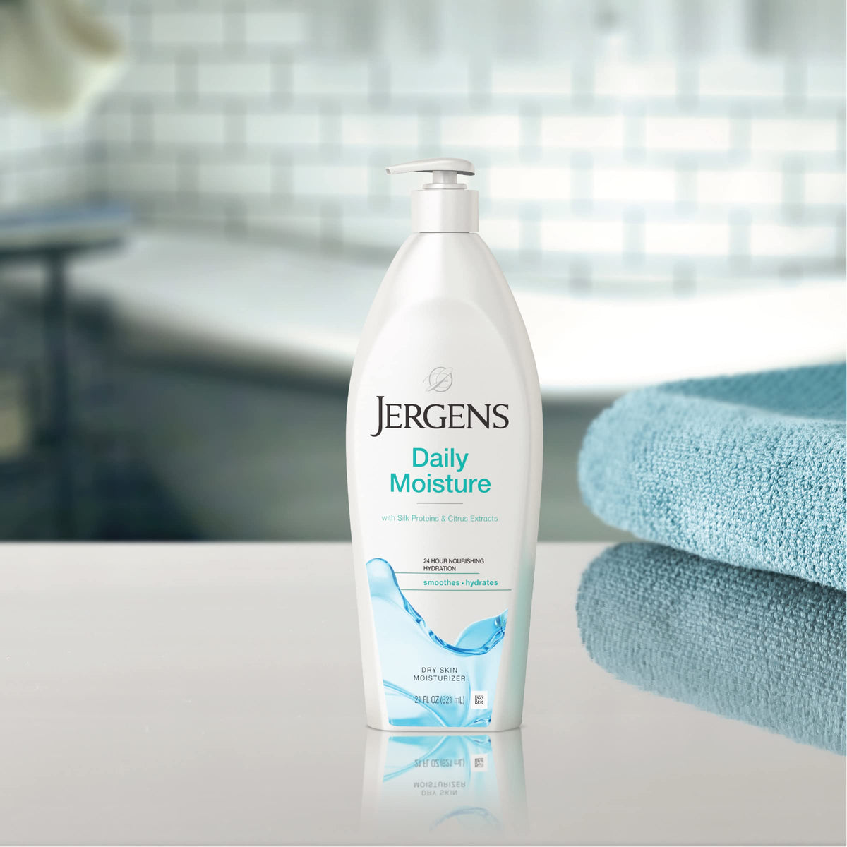 Jergens lifestyle shot of legs with luminous skin after regular use