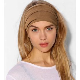 Jesries lifestyle beach travel look showing versatile wear and lightweight comfort