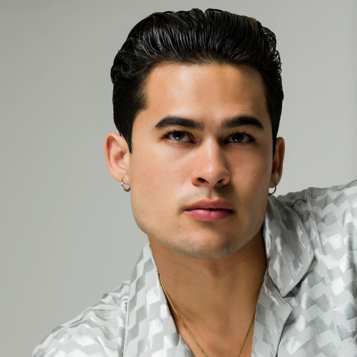 JOHNNY B. Mode applied to hair demonstrating strong control and smooth finish